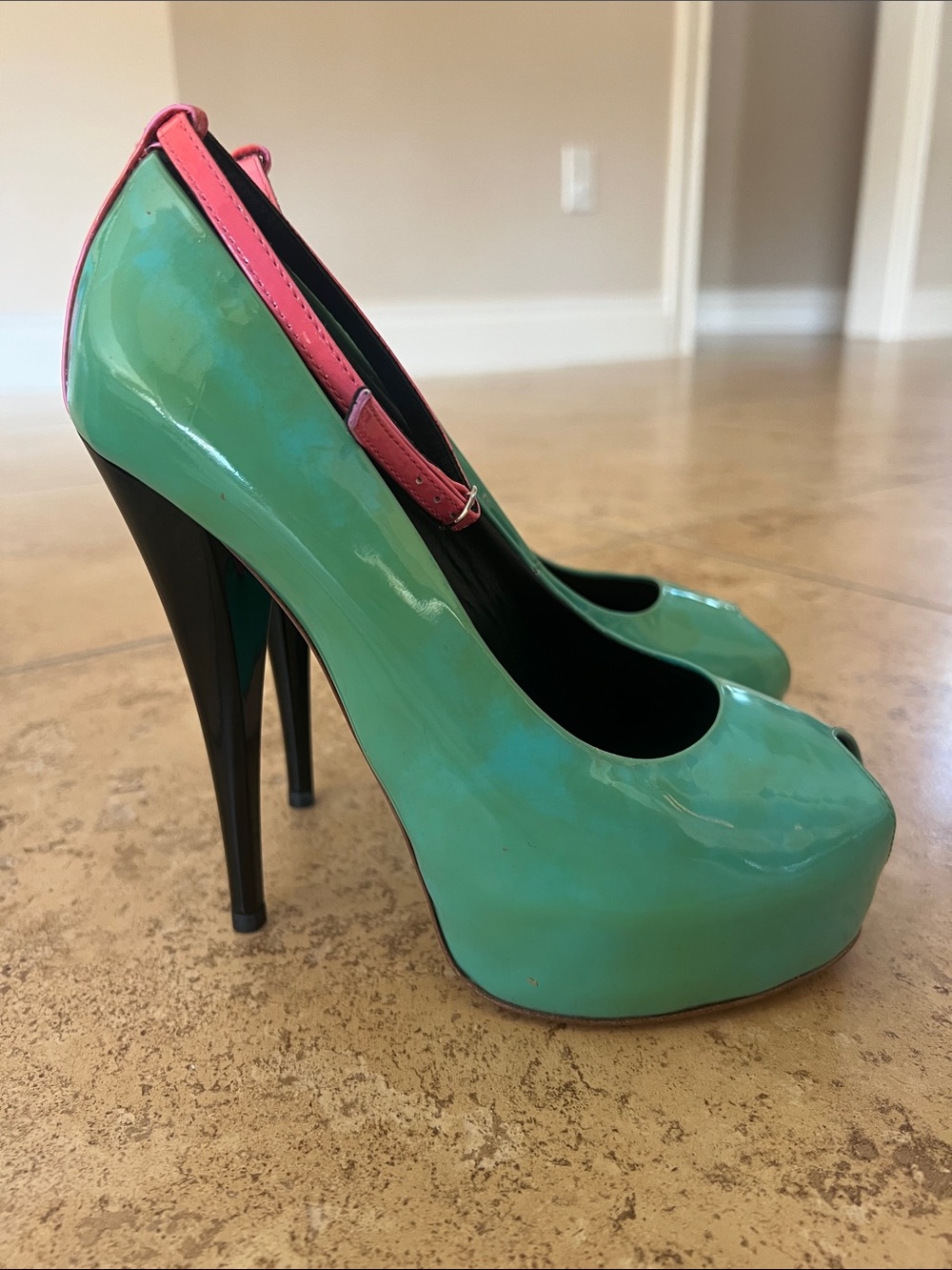 Giuseppe Zanotti Turquoise Patent Peep-Toe Pumps with Pink Ankle Straps - Picture 3 of 4